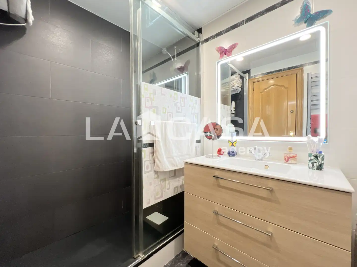 Bathroom of Flat for sale in Badalona  with Heating, Terrace and Storage room
