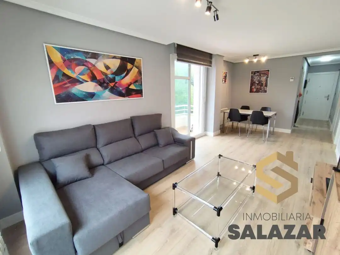 Living room of Flat for sale in Castro-Urdiales  with Heating, Terrace and Balcony