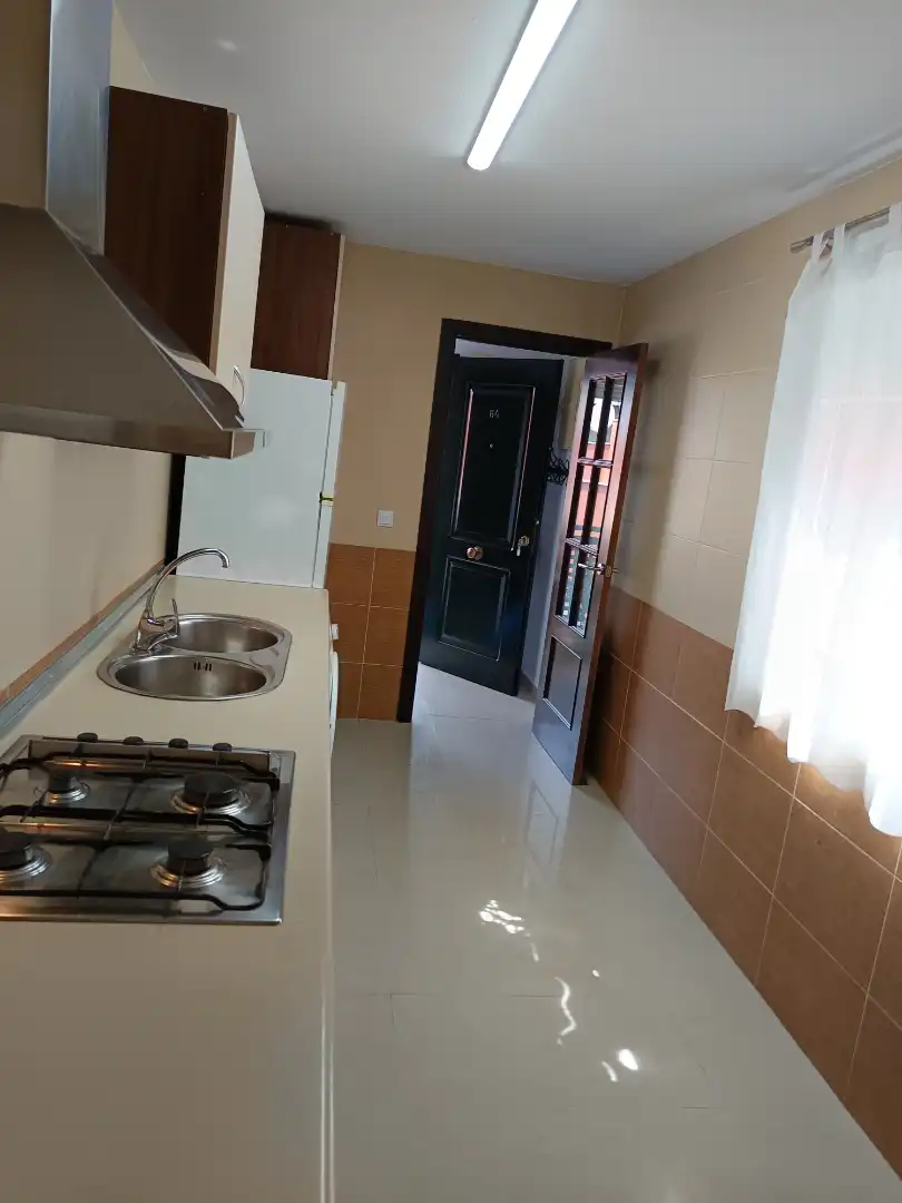 Cocina de Piso de alquiler en Lucena con Aire acondicionado, Calefacción y Jardín privado