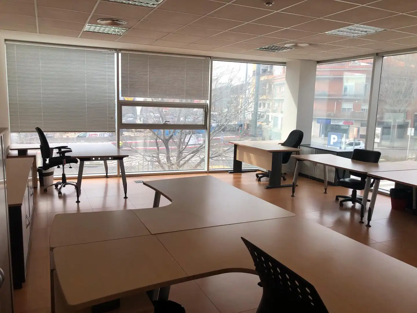 Büro zum Verkauf in Rubí mit Klimaanlage, Möbliert und Internet