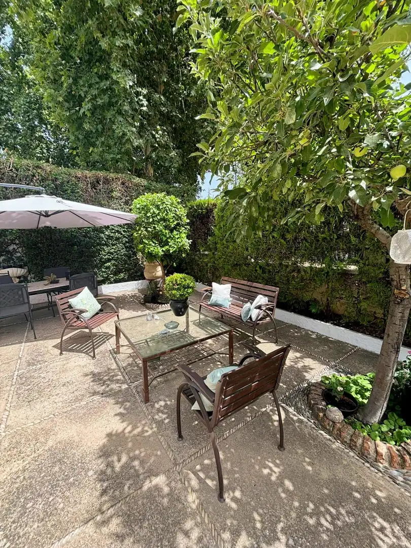 Terrassa de Casa adosada en venda en Córdoba amb Aire condicionat, Calefacció i Jardí privat