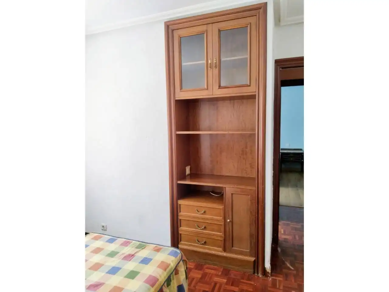 Bedroom of Flat for rent in Burgos  with Heating, Parquet flooring and Furnished