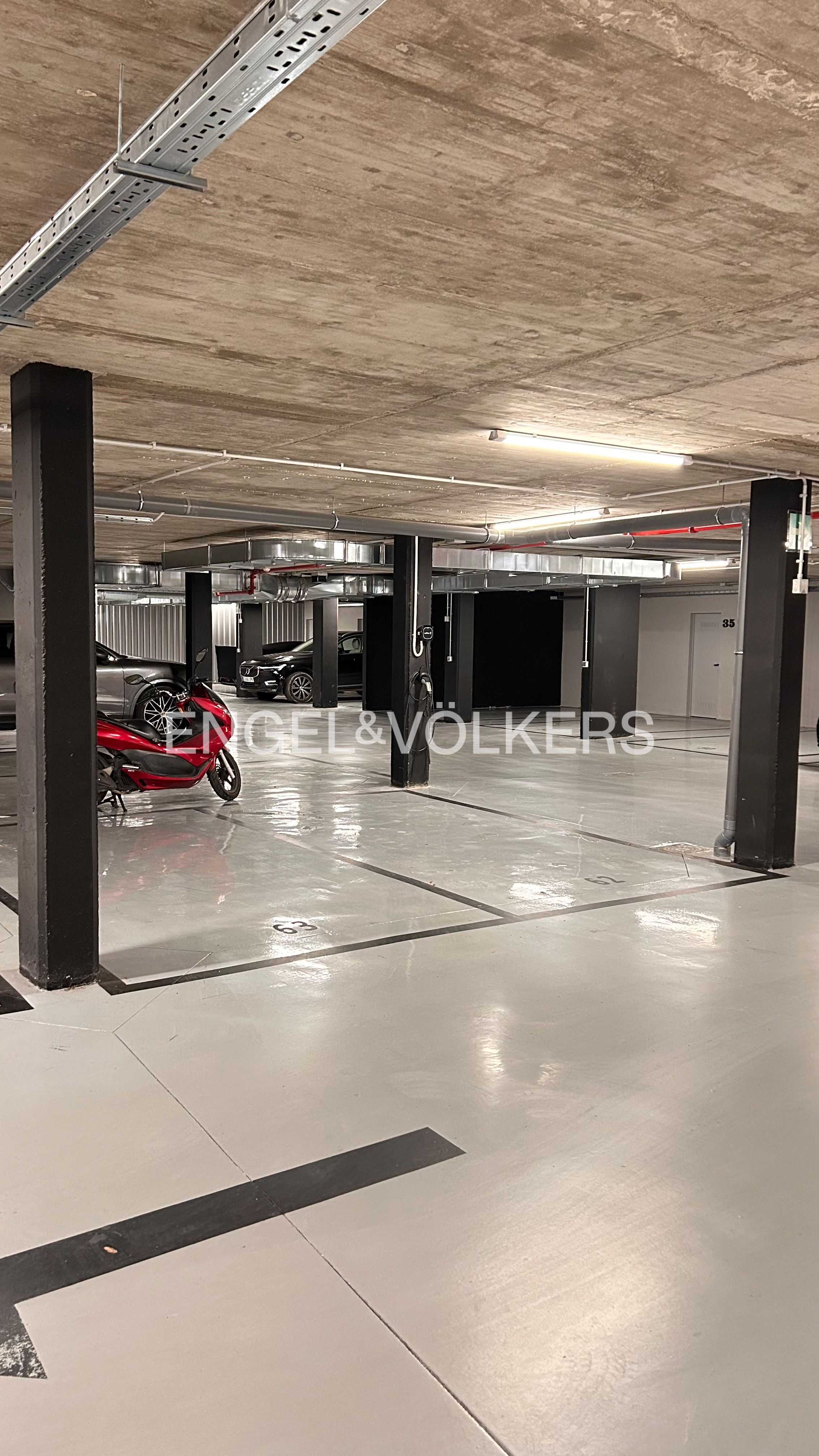 Parking of Flat for sale in  Sevilla Capital  with Heating