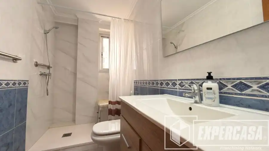 Baño de Piso en venta en Valencia con Terraza y Trastero