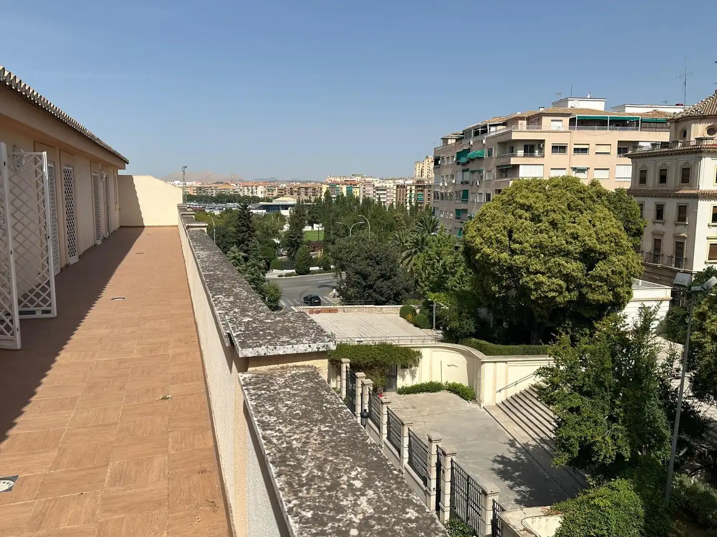 Vista exterior de Piso de alquiler en Granada con Aire acondicionado, Calefacción y Terraza