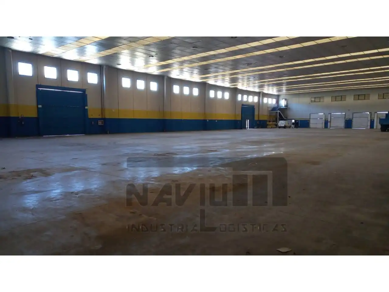 Industrial building to rent in Barrio de la Estación, imagen 3