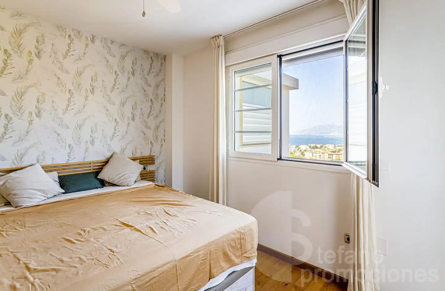 Dormitori de Casa adosada en venda en Málaga amb Aire condicionat, Jardí privat i Parquet