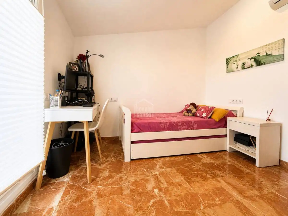 Dormitori de Pis en venda en Ciutadella de Menorca amb Calefacció, Terrassa i Moblat