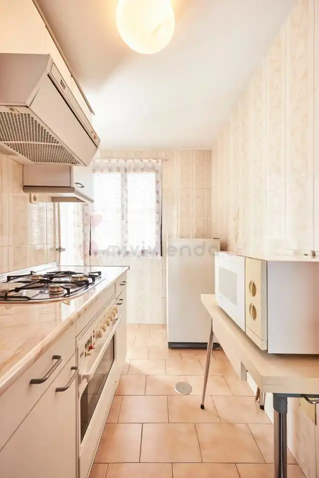 Küche von Dachboden zum Verkauf in Madrid mit Heizung, Terrasse und Abstellraum