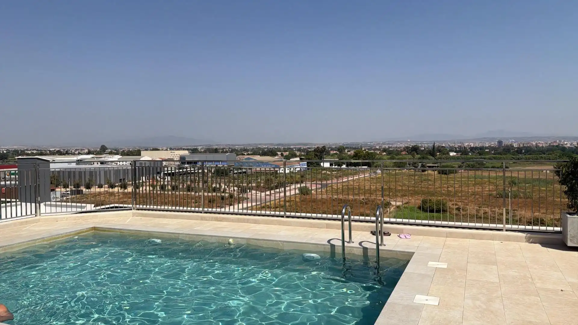 Piscina de Ático de alquiler en Murcia con Aire acondicionado, Calefacción y Jardín privado