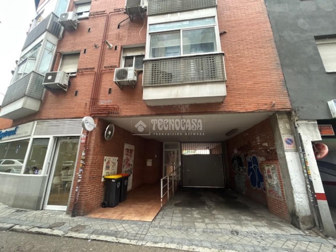 Exterior view of Garage for sale in  Madrid Capital