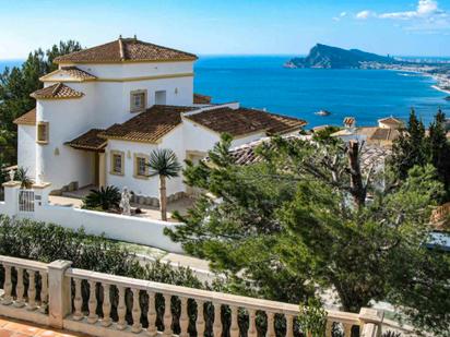 Vista exterior de Casa o xalet en venda en Altea amb Aire condicionat, Calefacció i Jardí privat