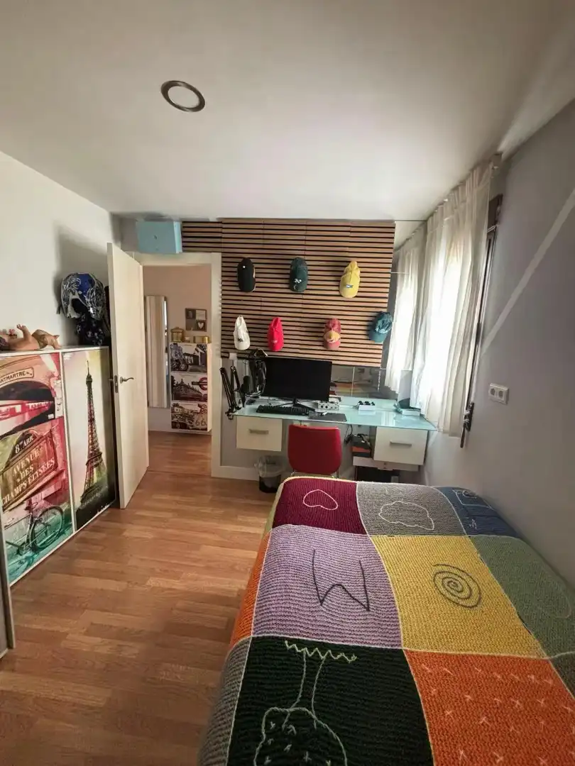 Habitación de Piso en venta en Peligros con Aire acondicionado, Terraza y Horno