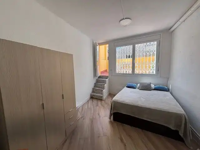 Dormitori de Loft de lloguer en Barcelona amb Moblat, Rentadora i Balcó