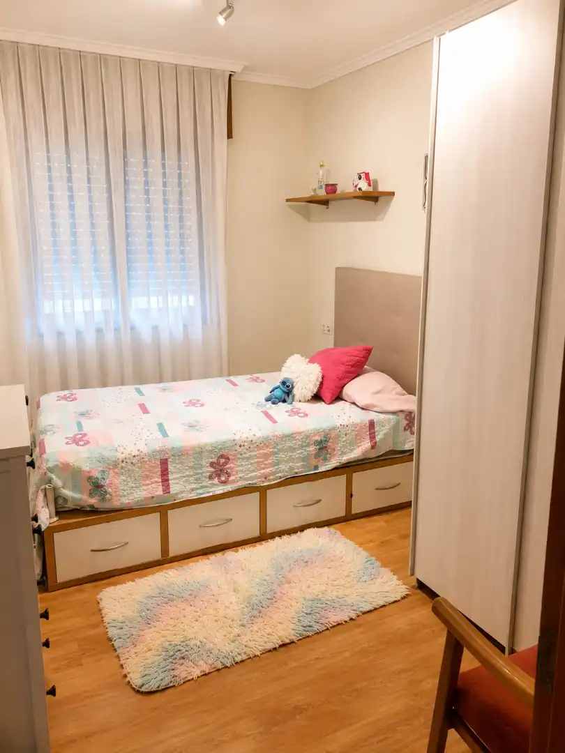 Habitación de Piso en venta en Bilbao  con Horno y Balcón