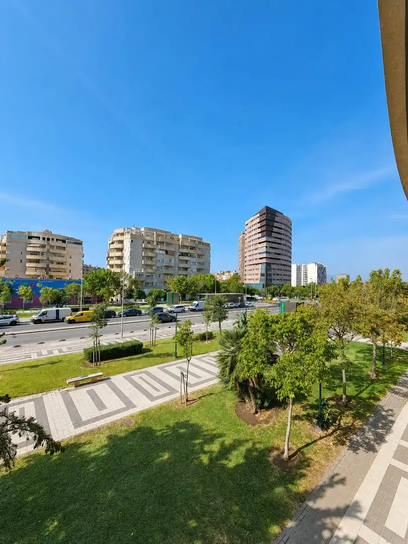 Vista exterior de Piso en venta en Málaga con Aire acondicionado, Jardín privado y Terraza