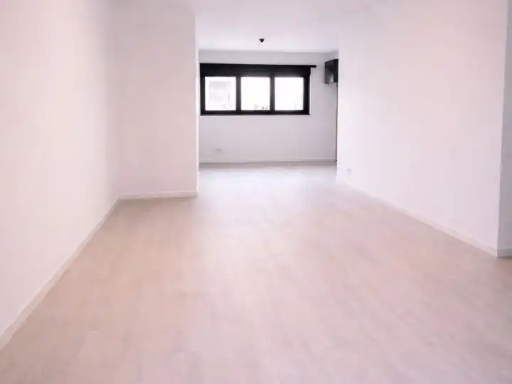 Vista exterior de Local de alquiler en Las Rozas de Madrid con Aire acondicionado, Calefacción y Parquet