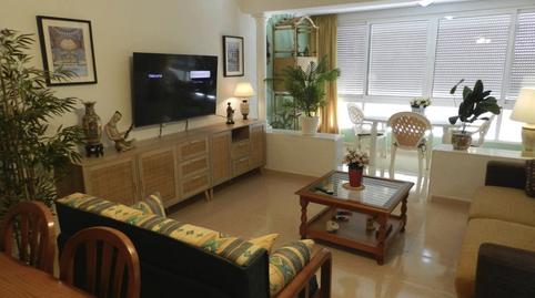 Foto 2 de Piso de alquiler en Av. Carlota Alessandri, La Carihuela - Los Nidos, Torremolinos