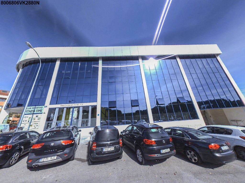Vista exterior de Edifici en venda en Majadahonda