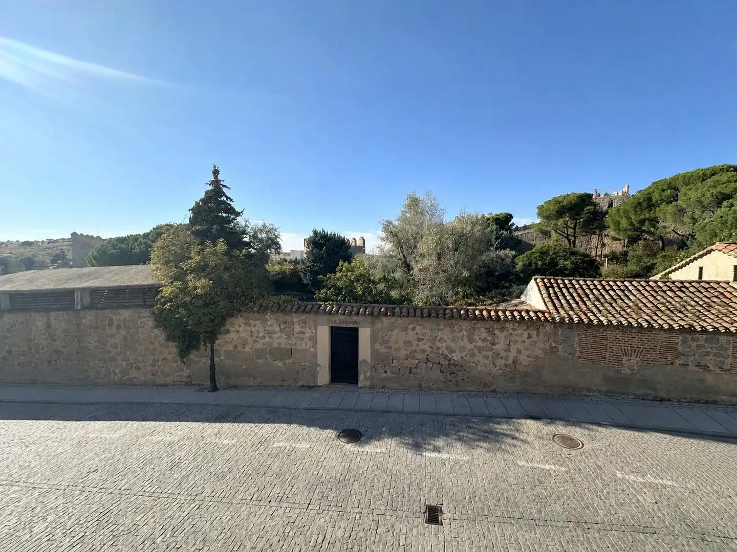 Vista exterior de Casa o xalet en venda en Ávila amb Calefacció i Moblat