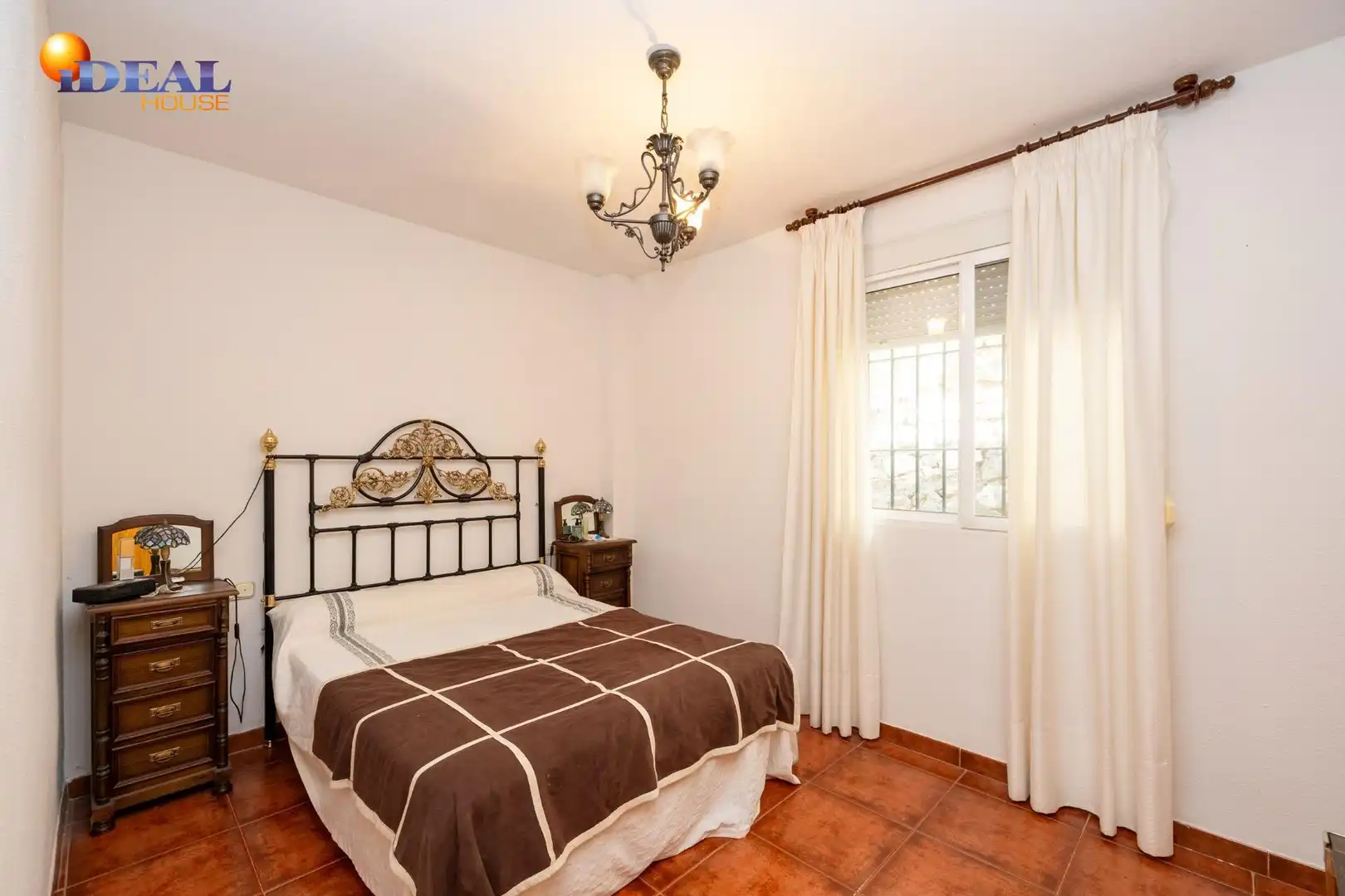 Habitación de Casa o chalet en venta en Güéjar Sierra con Jardín privado, Trastero y Piscina