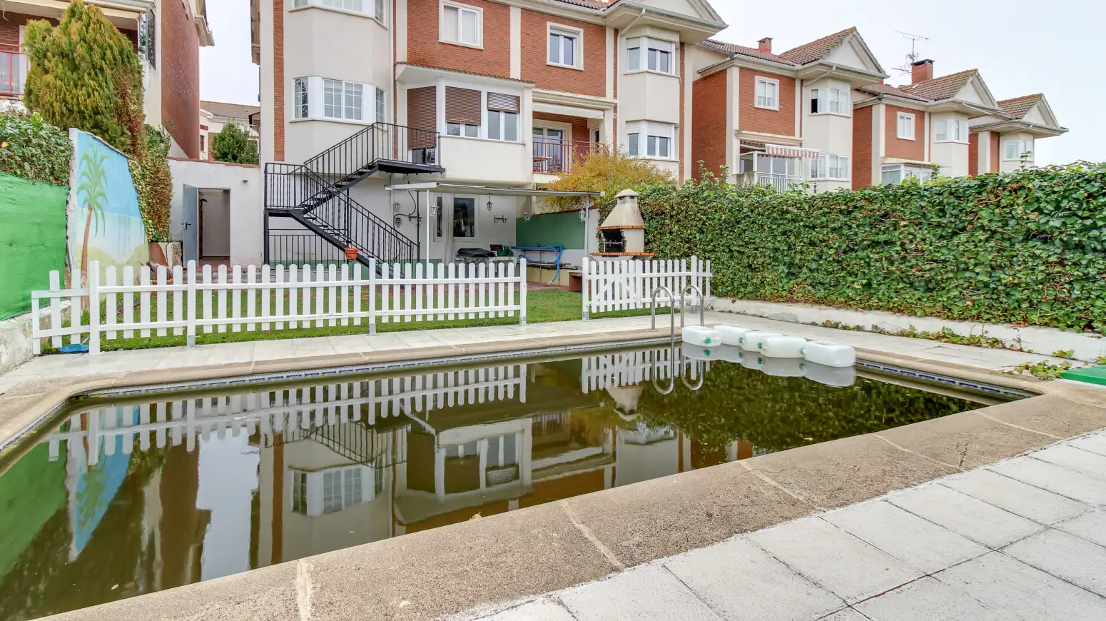 Piscina de Casa o chalet en venta en Cabrerizos con Calefacción, Jardín privado y Parquet
