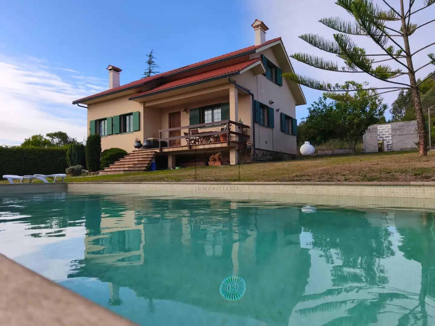 Chalet con piscina en venta en Carretera  de Redes, imagen 2