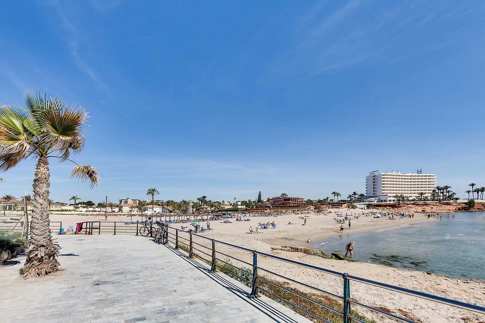 Vista exterior de Casa o chalet en venta en Orihuela con Jardín privado, Terraza y Piscina