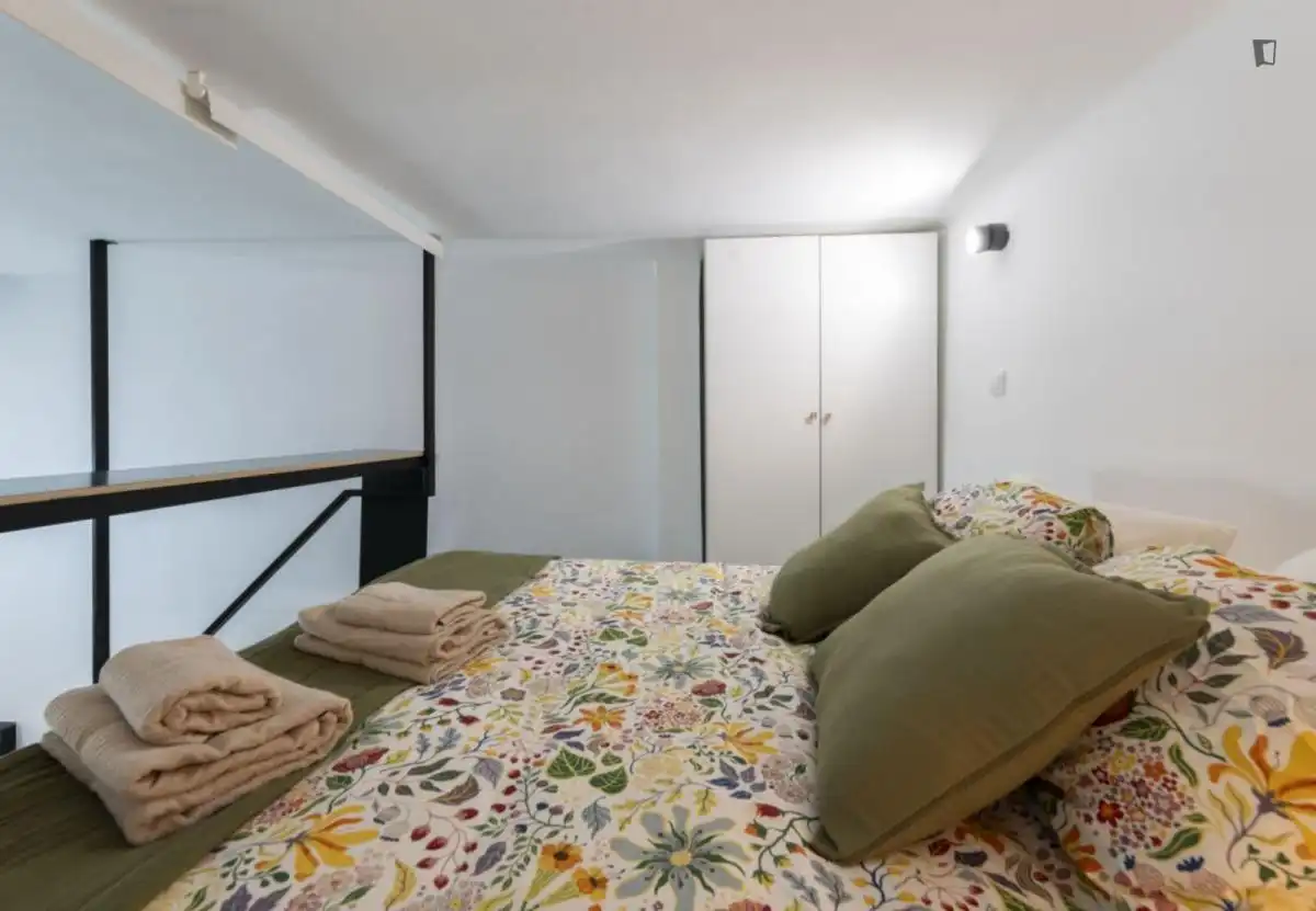 Habitación de Apartamento de alquiler en Madrid con Calefacción, Amueblado y Horno