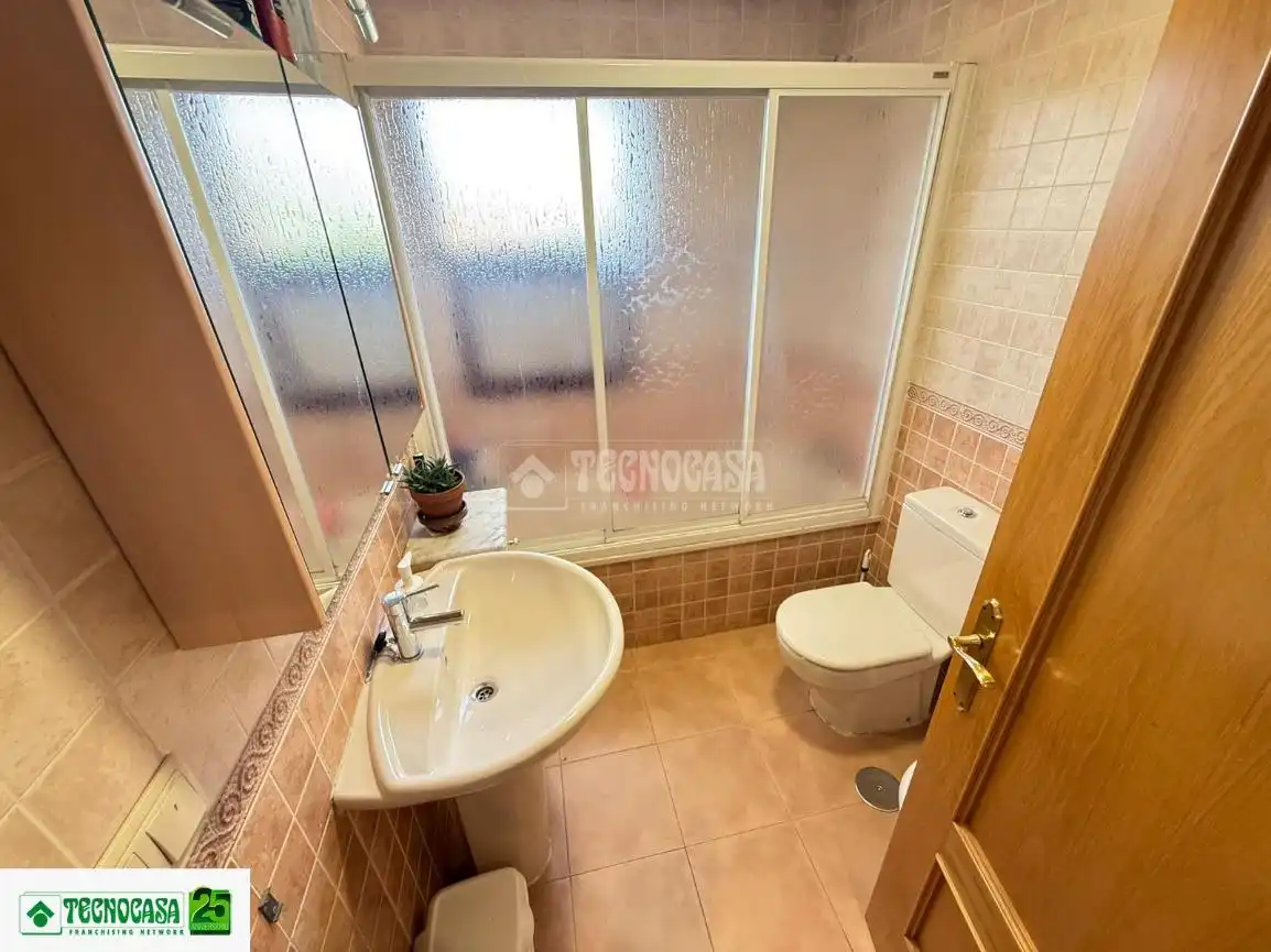 Bathroom of Flat for sale in Ciudad Real  with Air Conditioner and Heating