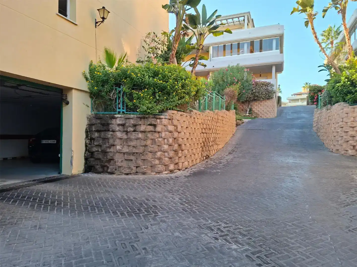 Vista exterior de Garaje de alquiler en Marbella