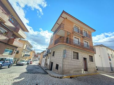 Casa amb balcó en venda a El Hoyo de Pinares