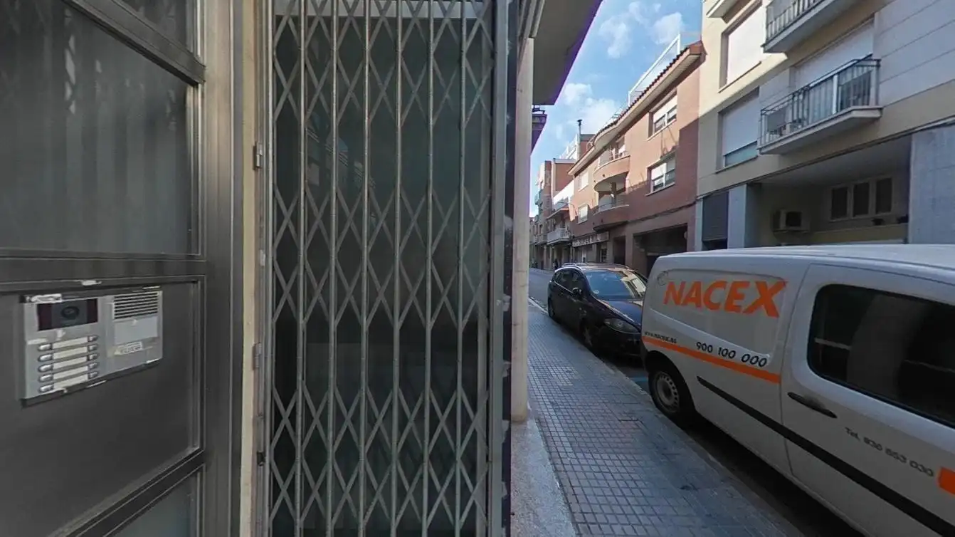 Vista exterior de Dúplex en venda en Sant Boi de Llobregat amb Calefacció
