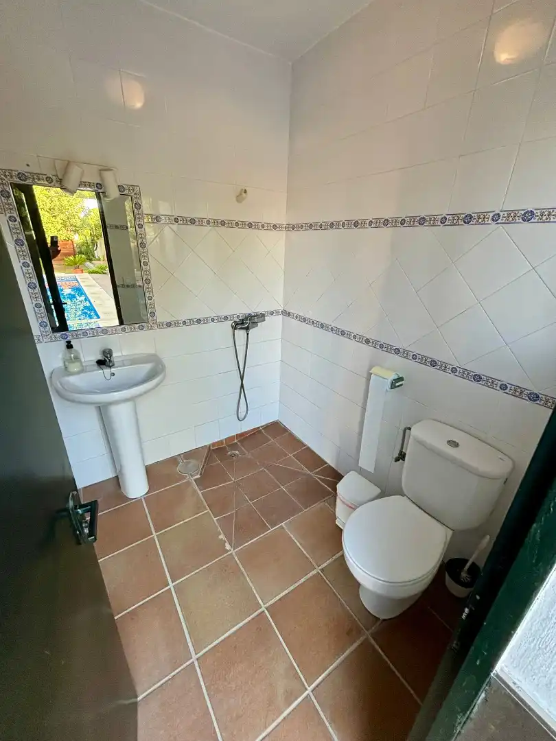 Bany de Casa o xalet en venda en Arcos de la Frontera amb Jardí privat, Traster i Piscina
