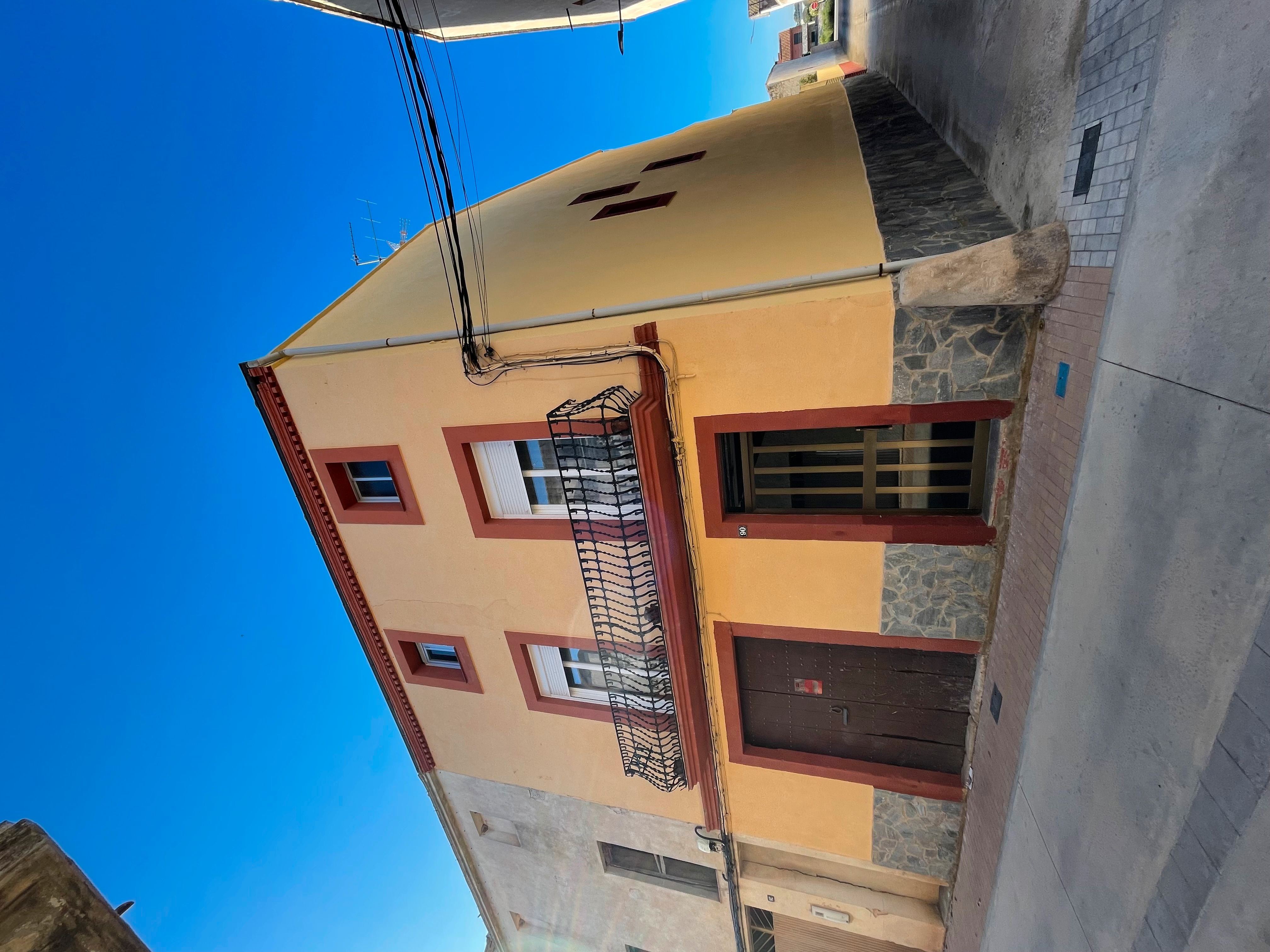 Vista exterior de Casa adosada en venda en Vilanova de Bellpuig amb Calefacció, Terrassa i Moblat