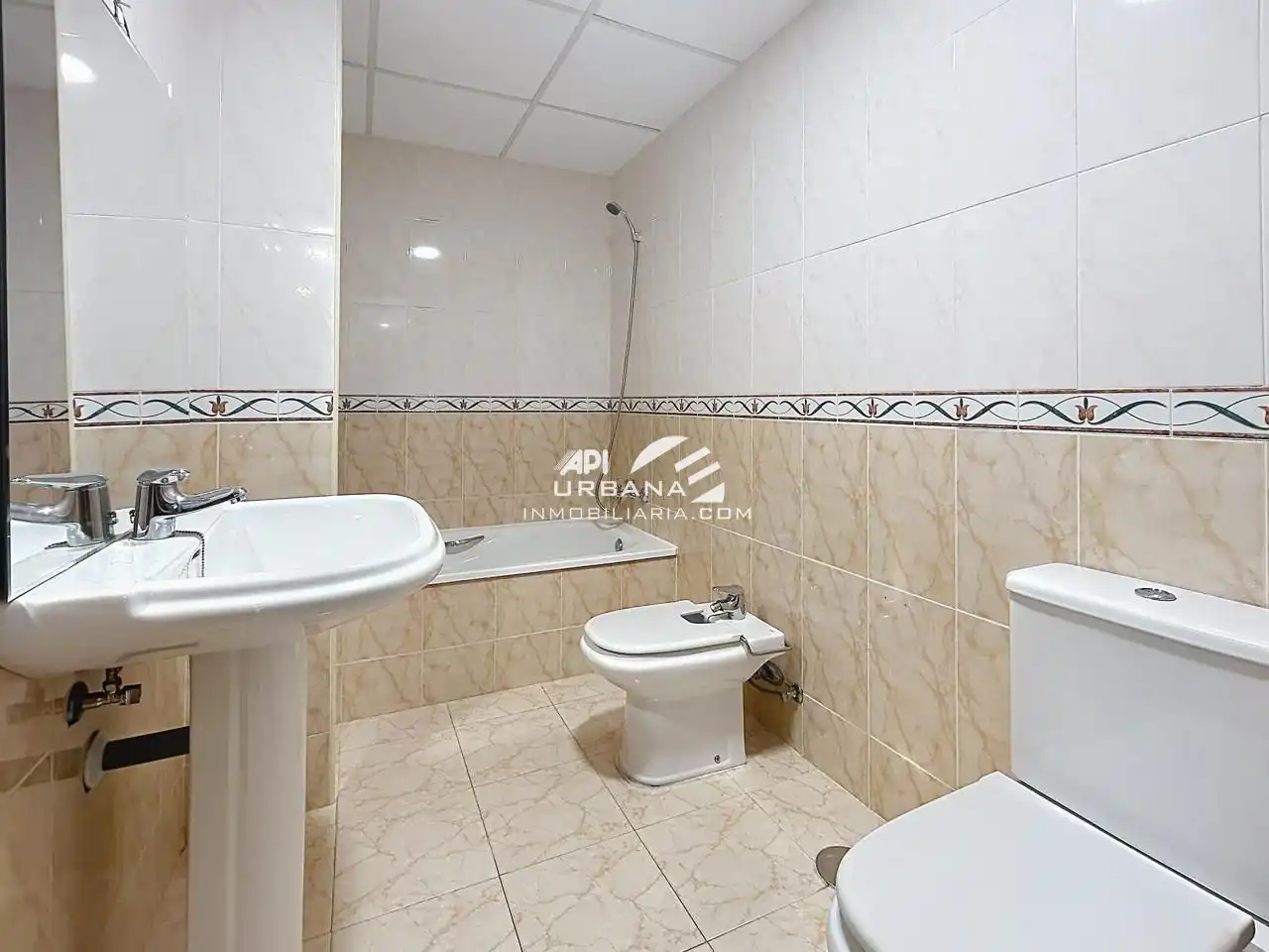 Badezimmer von Erdgeschoss zum Verkauf in Lucena