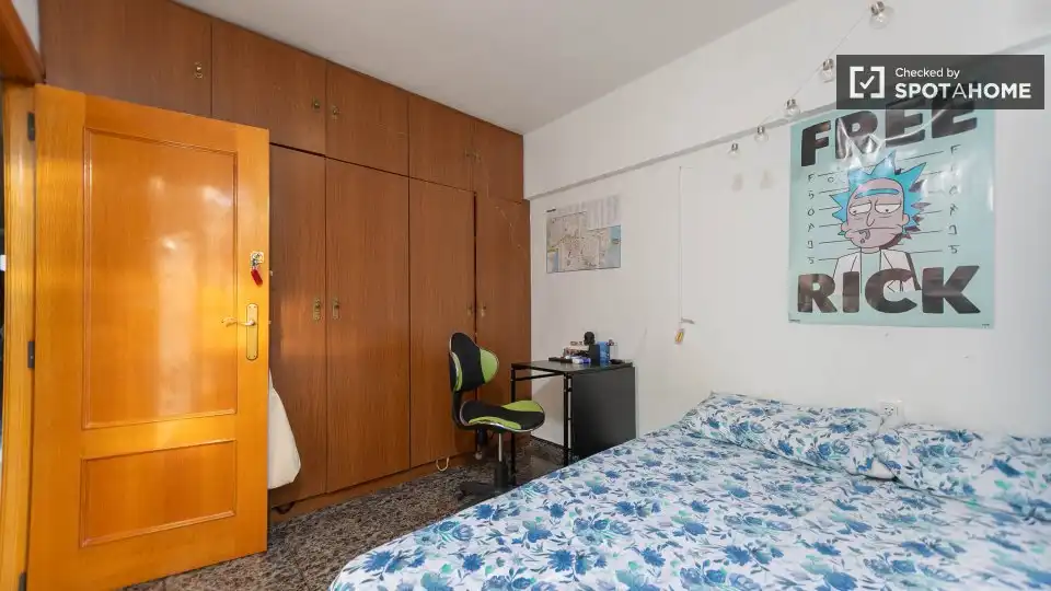 Habitación de Piso de alquiler en Valencia con Aire acondicionado, Calefacción y Amueblado
