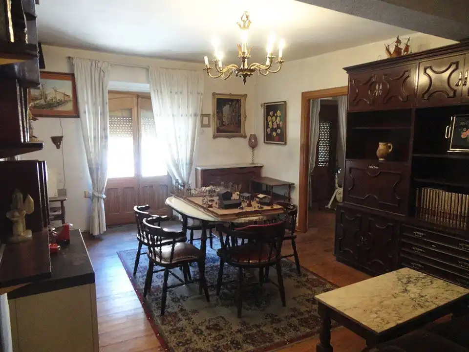 Comedor de Edificio en venta en Salas de los Infantes