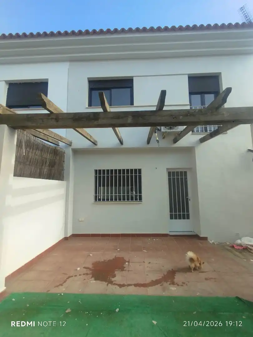 Terrassa de Casa adosada en venda en Villanueva del Ariscal amb Aire condicionat, Calefacció i Jardí privat