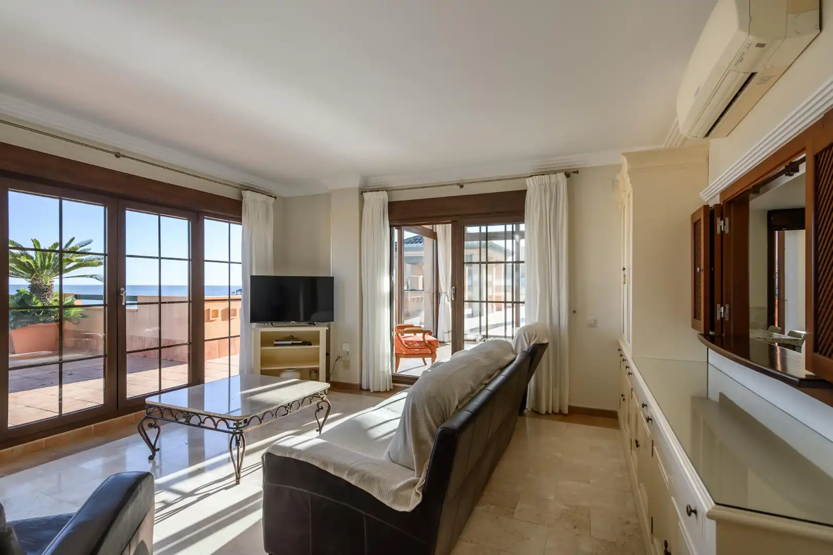 Wohnzimmer von Dachboden zum Verkauf in Ayamonte mit Terrasse, Abstellraum und Möbliert