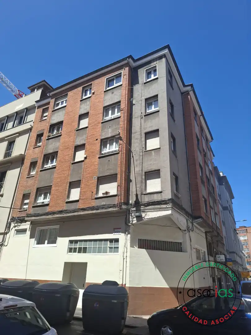 Außenansicht von Wohnung zum Verkauf in Gijón  mit Heizung