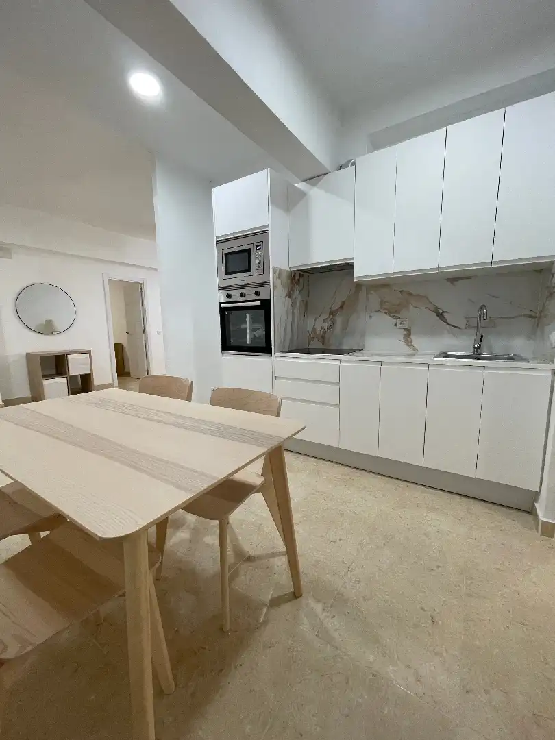 Flat for rent in Avenida de la Industria, 38, Centro