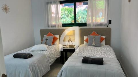 Foto 4 de Piso de alquiler en Los Alises, Cabopino - Artola, Marbella