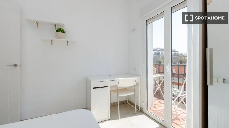 Dormitori de Pis per a compartir en Santa Eulàlia