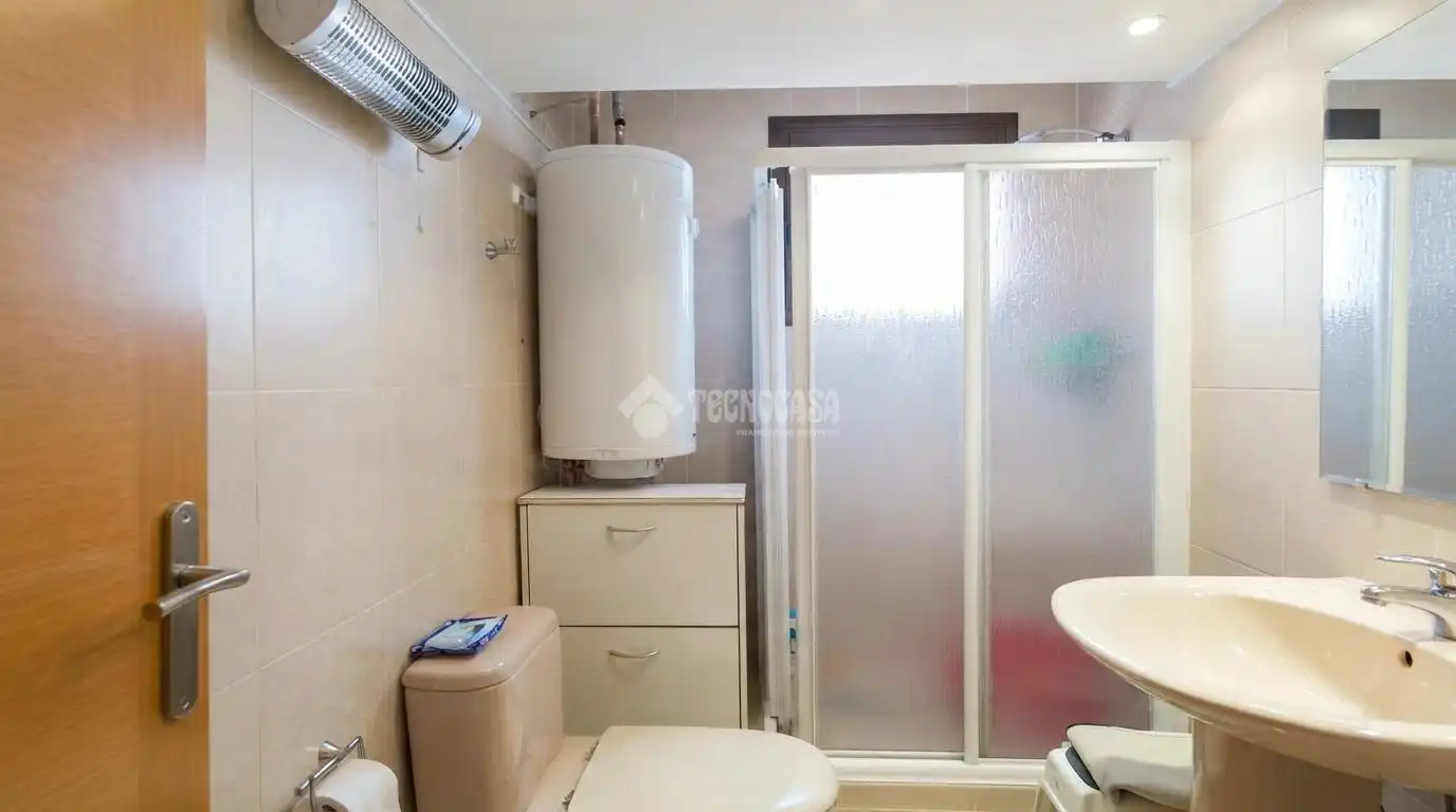Baño de Piso en venta en Madrid con Amueblado y Piscina comunitaria
