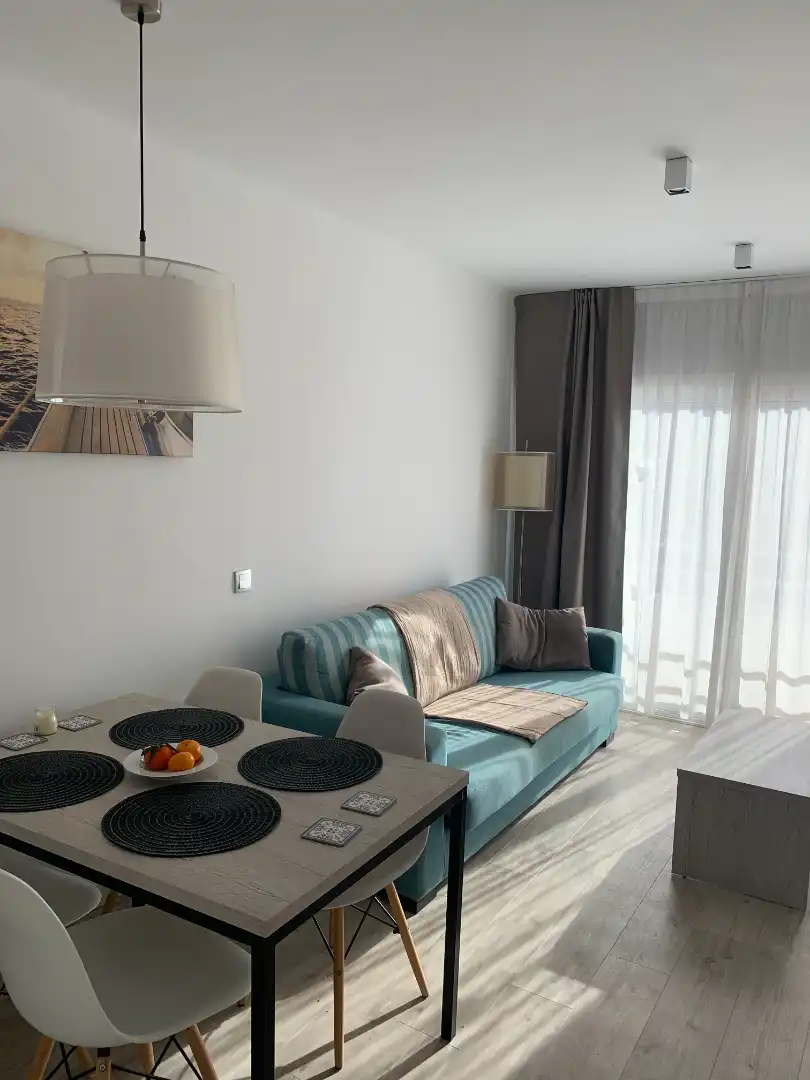Sala de estar de Apartamento de alquiler en L'Estartit con Aire acondicionado, Calefacción y Terraza
