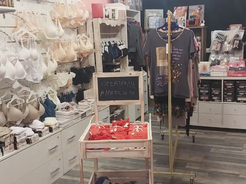 Local comercial en traspaso en Carrer de Cuba 29, imagen 7