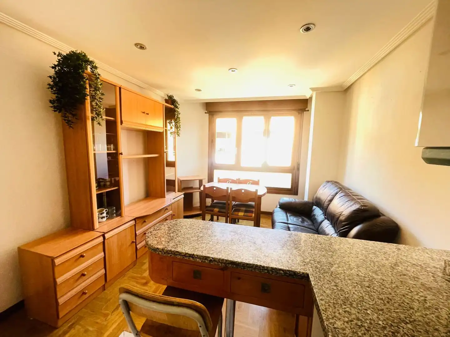 Sala d'estar de Apartament en venda en Gijón  amb Calefacció i Traster
