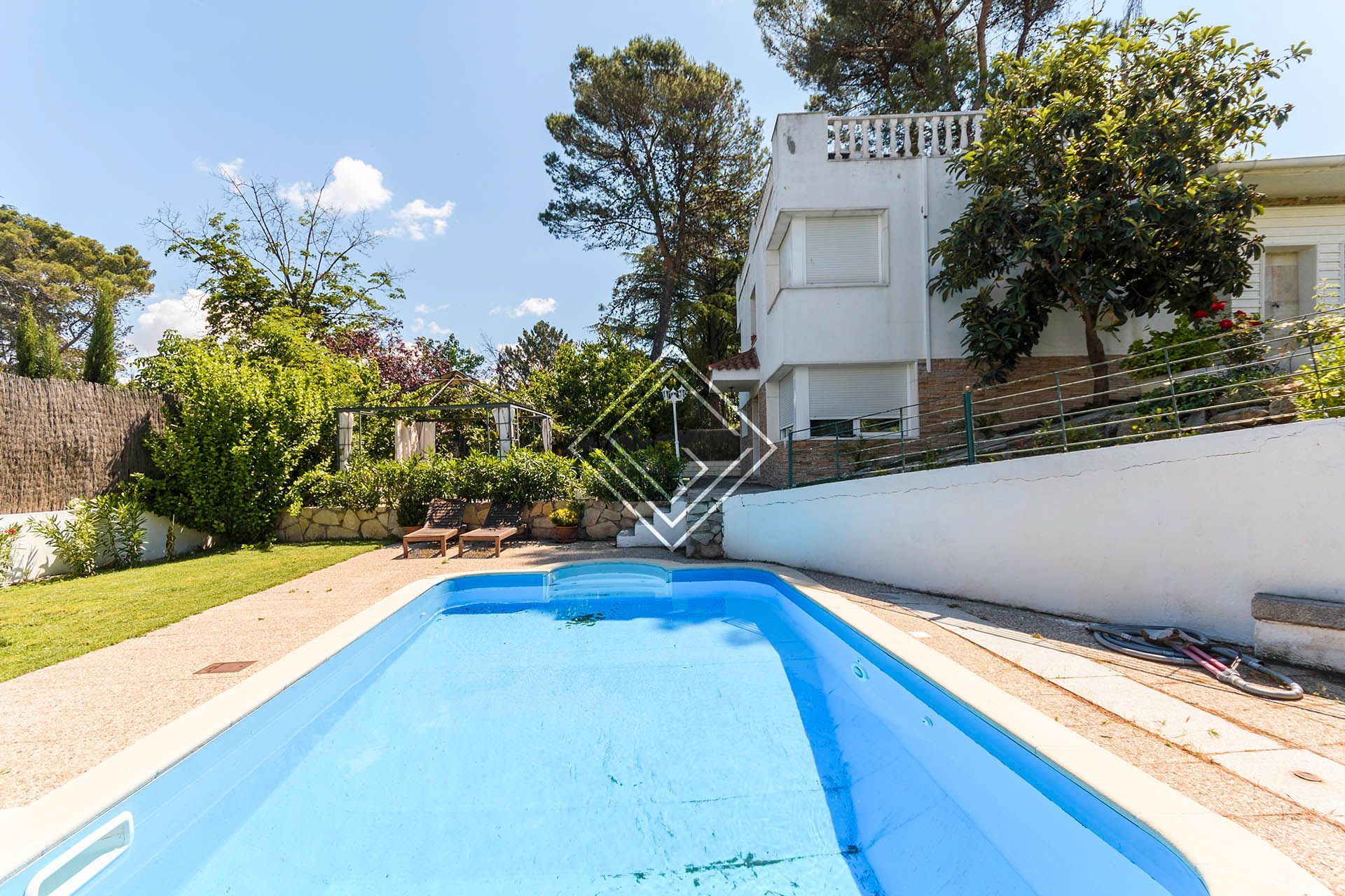 Jardí de Casa o xalet en venda en  Madrid Capital amb Aire condicionat, Jardí privat i Terrassa