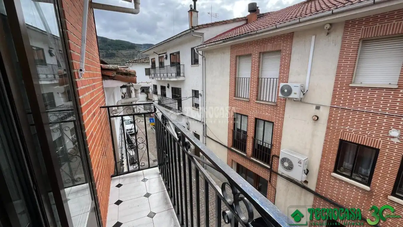 Außenansicht von Einfamilien-Reihenhaus zum Verkauf in San Esteban del Valle mit Klimaanlage und Heizung